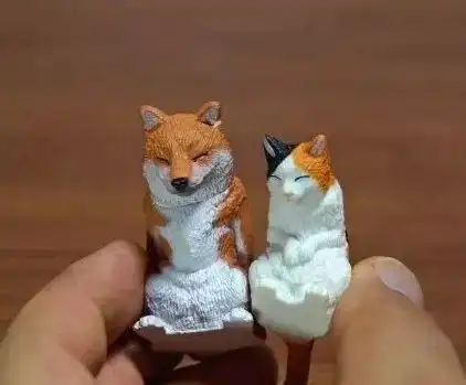 日本小哥做恶搞手办两足猫手办魔性满满
