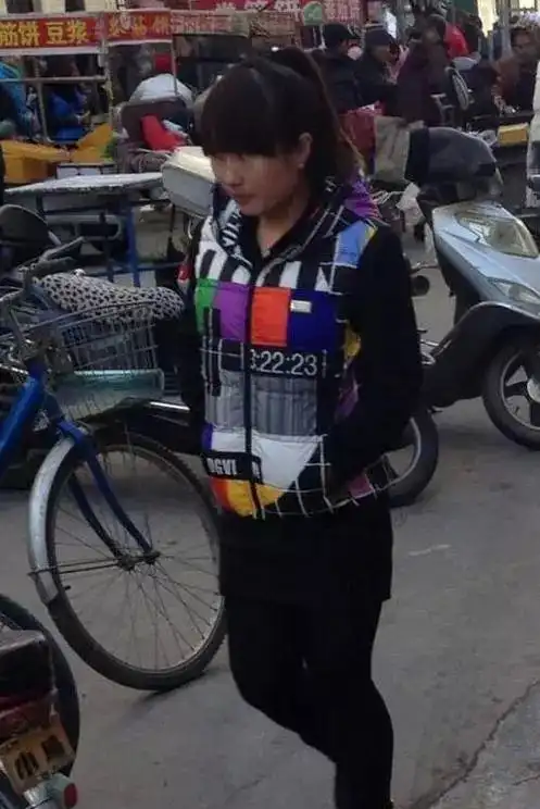 一看到她就就想到了星期二的下午,有没有秒懂的

