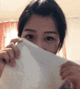 搞笑gif段子兄弟,咋了,昨晚没玩嗨吗
