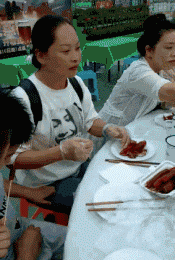 一个人可以有钱到什么地步有钱到骨子里哈哈哈哈哈,笑出六块腹肌
