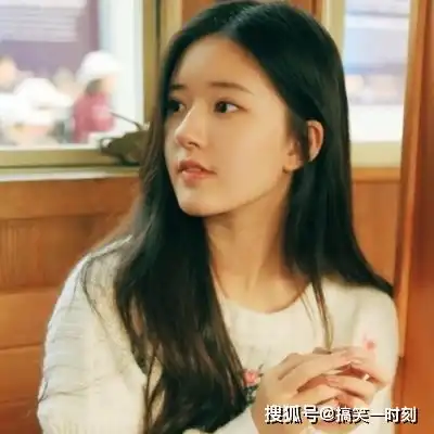 搞笑gif美女,你来健身房健身的,还是来跳手指舞的
