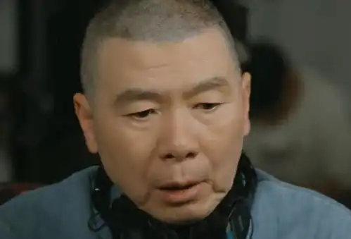 冯小刚新剧上演黑色幽默,搭档黄渤硬刚数字演员,台词很风趣

