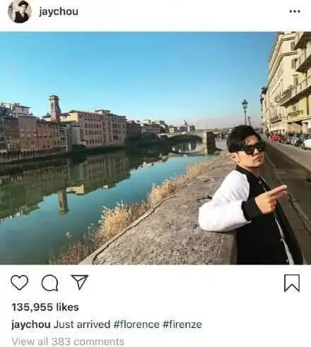 周杰伦生日晒粉丝照片,王俊凯踩点为其庆生,配图惹网友爆笑
