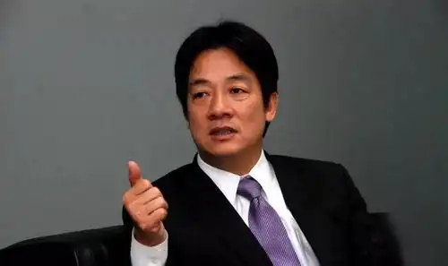 赖清德民调大涨,柯文哲打大陆牌,称两岸关系特殊,而非两国
