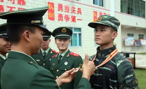 大学生当兵,从学校入伍好,还是从家乡入伍好
