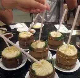 搞笑十张图翻出小时候的照片,怀疑自己不是亲生的
