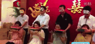 这才是夏天吃西瓜必备的神技能,还等什么赶快操作起来啊
