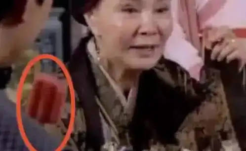 最欠揍的穿帮镜头孙尚香的丝袜我忍了,连雪糕都穿越了
