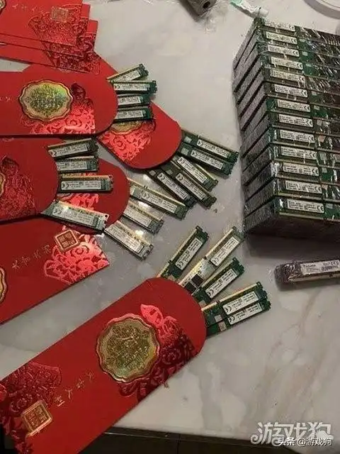 只是因为在人群中多看了你一眼
