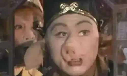 影视剧穿帮镜头,实在太搞笑,导演长点心吧观众看到都笑岔气
