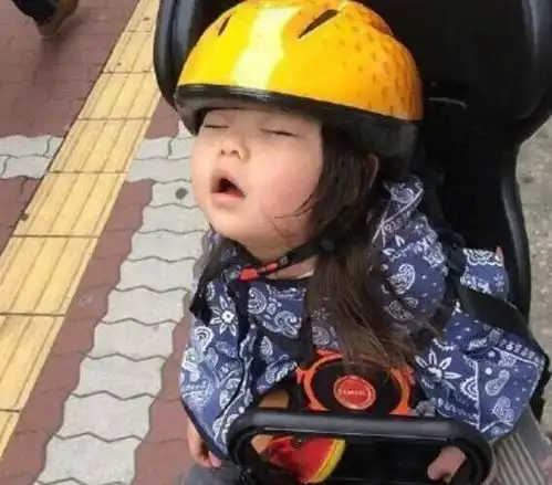 搞笑趣图萌娃们的爆笑睡姿,全身都是戏,无可超越

