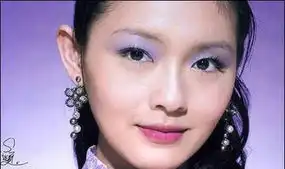 翻品味旧账女星被造型师糟蹋了图片
