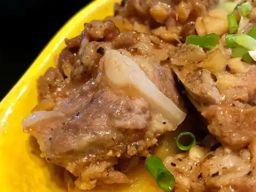 搞复杂一点,三菜一汤一炒饭,周末的午餐,怎么折腾怎么来脊骨
