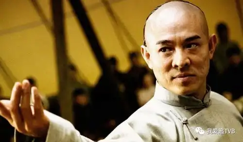 李连杰近照曝光看起来像80岁老人,到底怎么了

