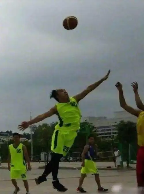 老师也有尴尬时刻,同学晒老师抓拍,老师来办公室一趟
