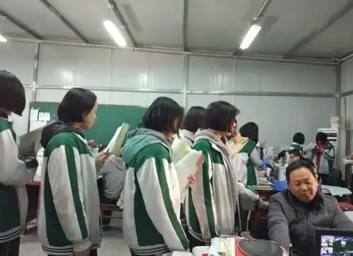 新高考模式对3种学生很不利,高二再改很难,高一学生要避免
