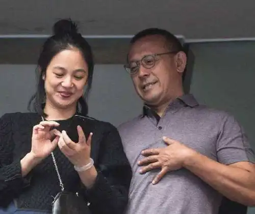 姜文称女儿全世界最漂亮,以为是开玩笑,看到照片后服气了
