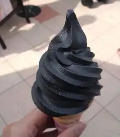 有人知道黑色冰淇淋怎么做的
