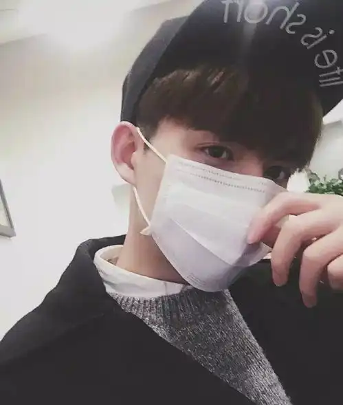 原来白百何喜欢这样发型的男模
