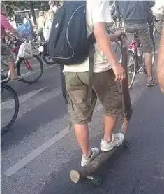 搞笑图片撞衫不可怕,谁是单身谁尴尬
