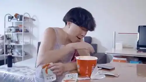 因为一个推销电话,蘑菇头发现了自己的隐藏身份,爆笑打电话场面
