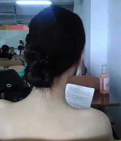 搞笑图片妹子我估计你交了个假男友,这是真爱不
