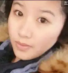 哪位高手会ps移花接木帮我p张照片把笑脸p进那个全身照里面
