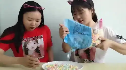吃石子般脆声响的脆皮棉花糖,新奇又好玩,真有趣
