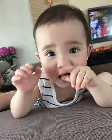 梁静茹再晒儿子照片拉仇恨大眼小帅哥呆萌7573428
