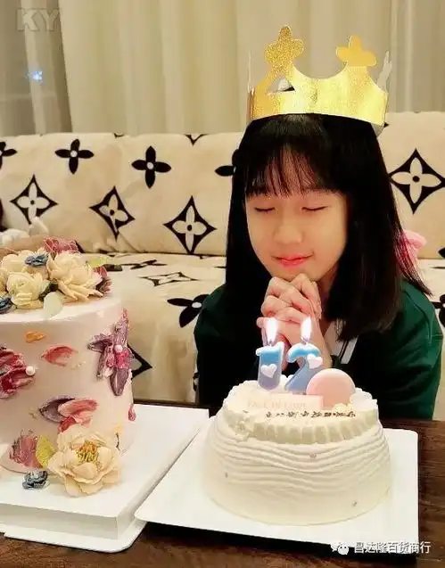 陆毅发文祝贝儿生日快乐吃蛋糕前提是先做完作业这个老爸有点严
