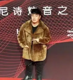 潘玮柏罗志祥发丑照,杨颖关晓彤等换头像,明星互黑起来很有趣

