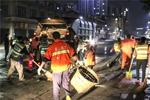 情暖除夕致不能回家过年的乐从城市美容师你们辛苦了
