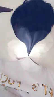 求高手把照片上的人脸还原

