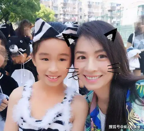 张庭晒与女儿搞笑视频,亲自回应被嘲太丑言论我又不靠脸吃饭
