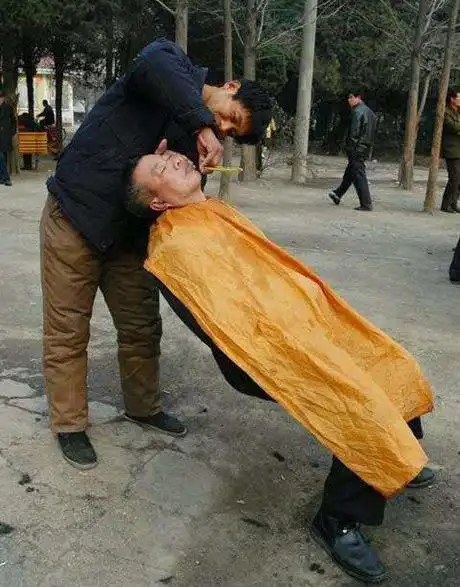 文艺内涵图这是什么车子,空间这么大
