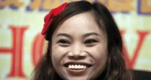 那位宁可死在美国也不回去的罗玉凤,如今在美国混成什么样了
