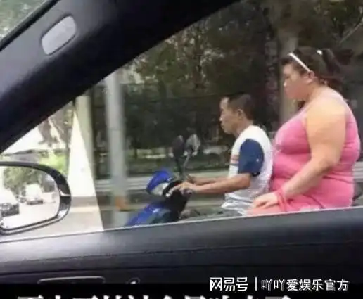 咬坏了我的遥控器,哥们你表情好歹带点歉意啊
