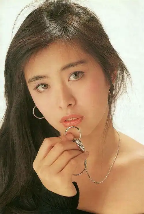 在没有p图没有滤镜的香港电影的黄金年代里,盘点10位绝世美女
