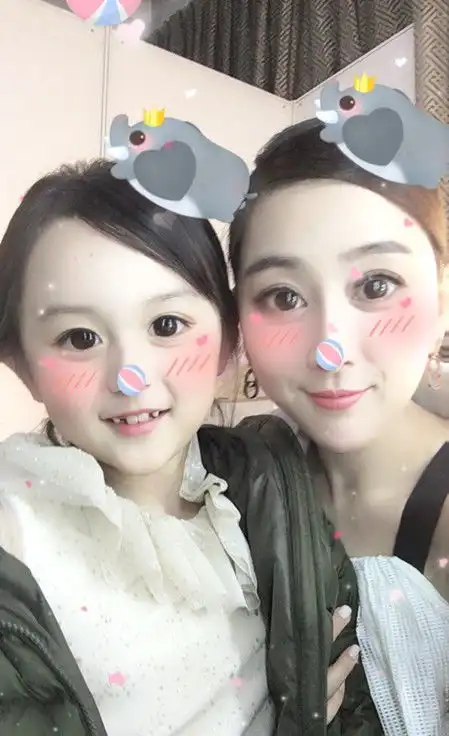 小芈月和马苏甜蜜自拍戏里仇人戏外朋友
