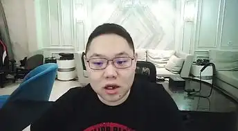 英雄联盟一个人头500,pdd发型被毁,剪得跟小汤圆似得
