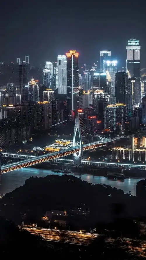 这里是雾都,一个魔幻的都市
