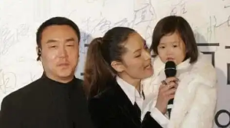 她是中国第一美女,因丈夫出轨退出娱乐圈,回农村种地

