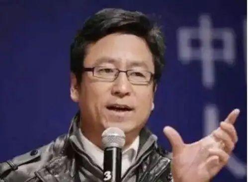白岩松日子再苦也不让孩子住校,住校带来的伤害,我很清楚
