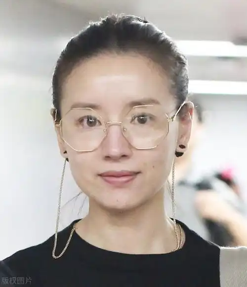 遭刘嘉玲封杀,王大治只是挡枪,董洁跟梁朝伟会出来解释吗
