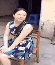 搞笑gif图看了这辆摩托车,才知道什么是高手在民间
