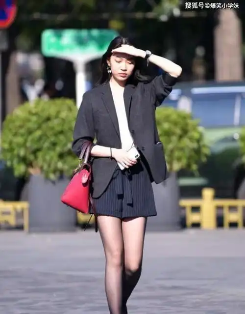 搞笑段子咱俩结婚这么多年了,从来就不知道你对我的长相是怎么看的
