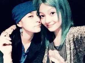 阿娇婚后微博首发声再力挺张韶涵别在乎外界对你的评论你是最棒
