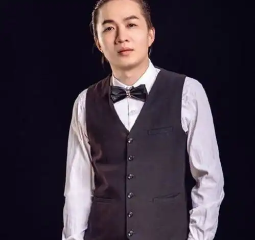 景慧对吕德华有多好帮华上国一不算啥,助力人气才是真的秀
