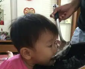 兄弟,你这碗面真吃得完吗,真让人怀疑呀
