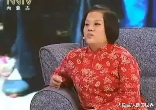 因为长得丑被遗弃,后在星光大道走红,亲生父母却跑来认亲
